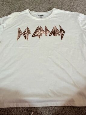 Def Leppard White Short-Sleeve Logo Tee